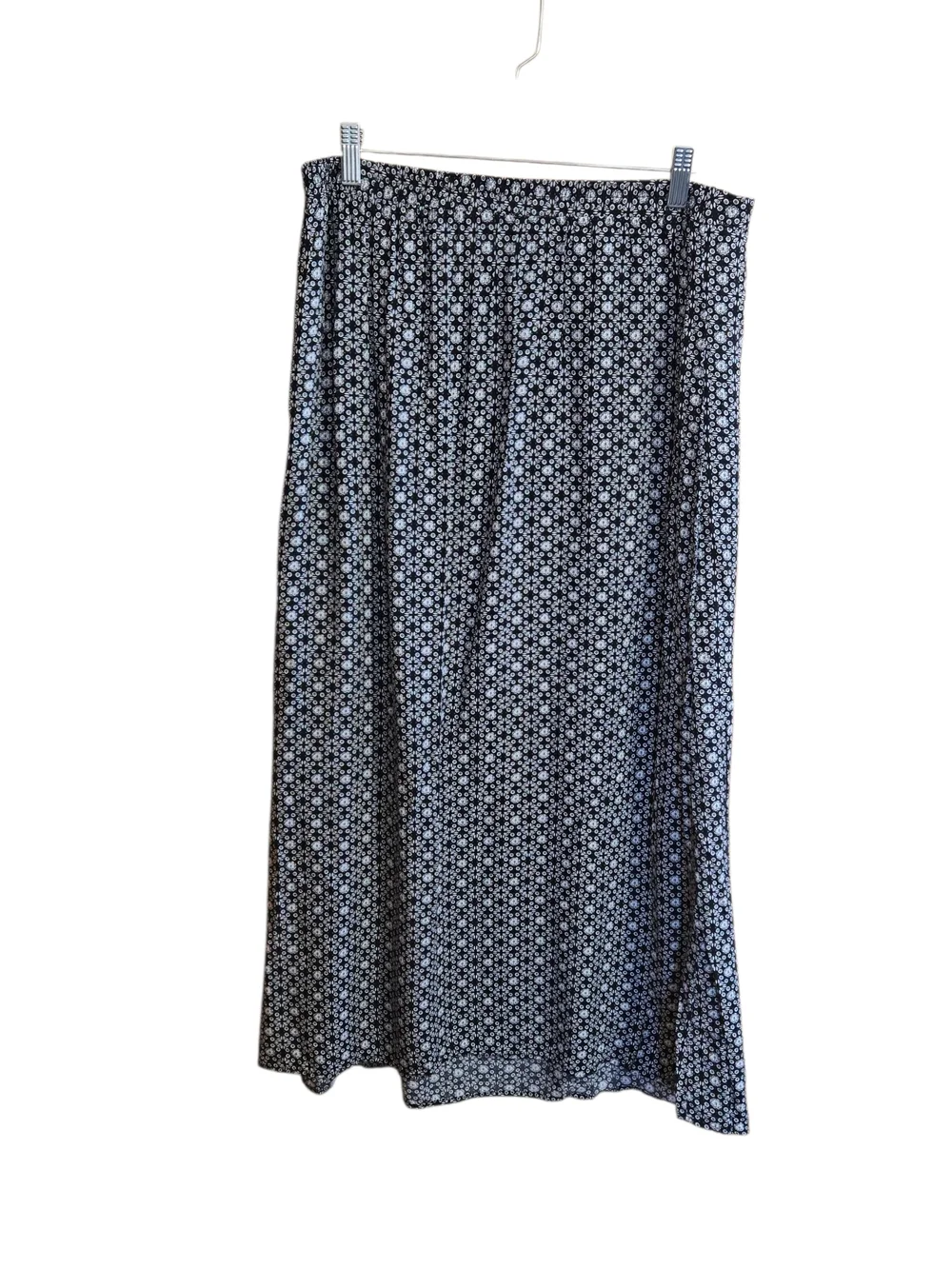 Black Floral‎ Print Maxi Skirt with Elastic Waist
